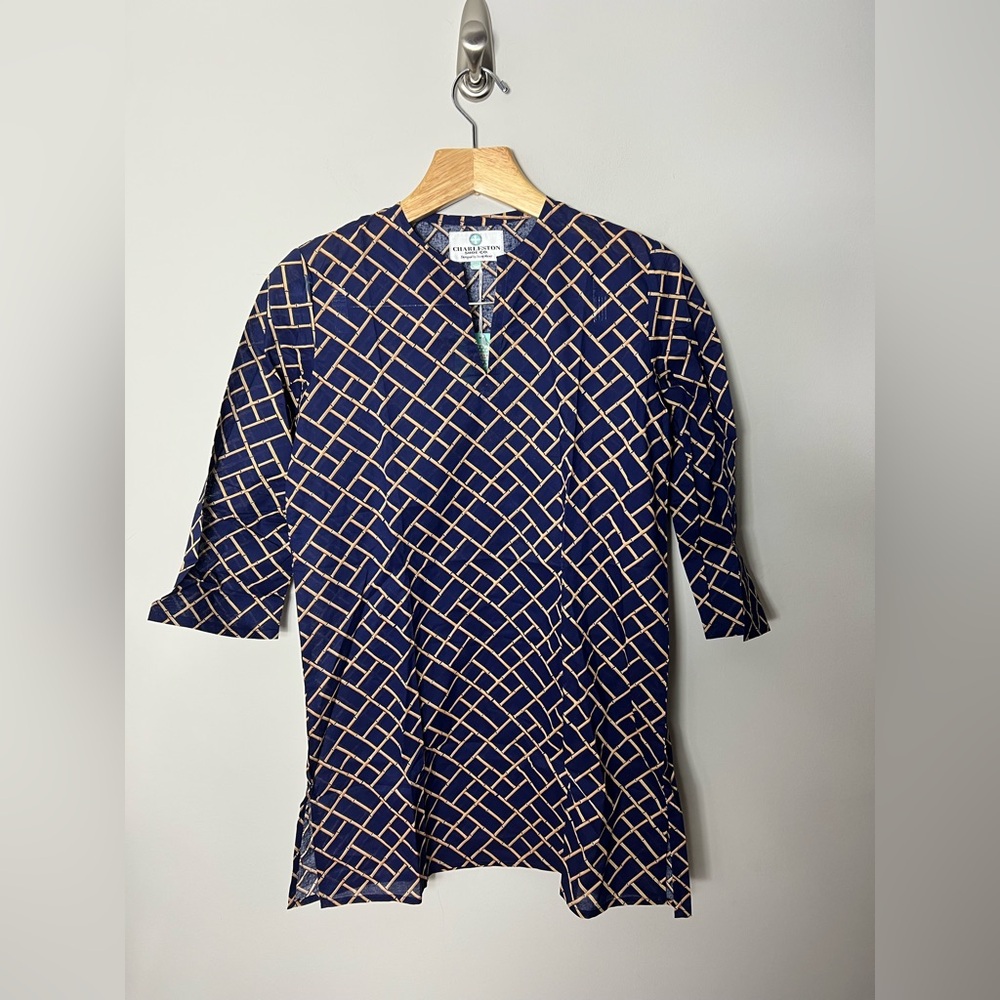 NEW Charleston Shoe Company Bamboo Tunic Navy Blue Size Medium 646